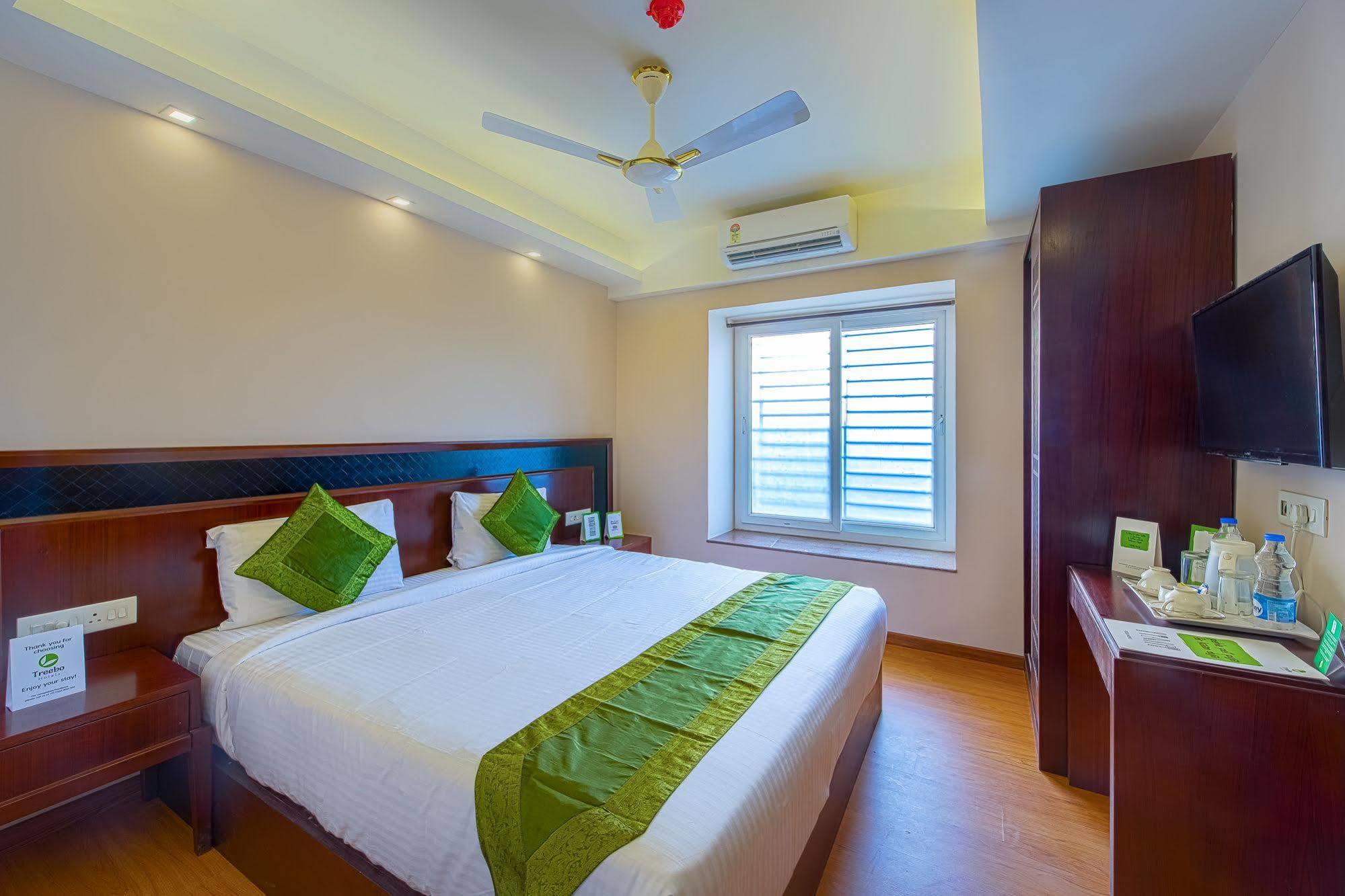 Treebo Vedanta Hotel Kalkutta Kültér fotó
