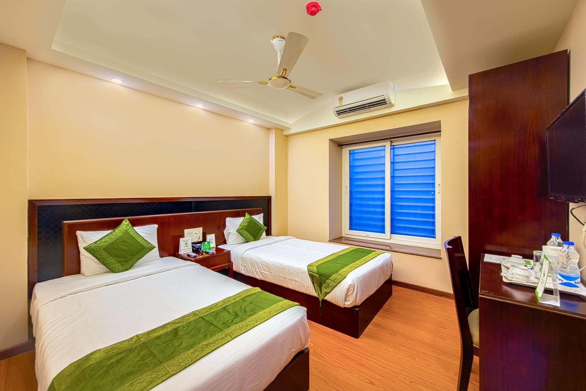 Treebo Vedanta Hotel Kalkutta Kültér fotó